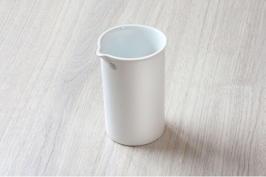 porc. kádinka vysoká s výlevkou 226/3, 450 ml